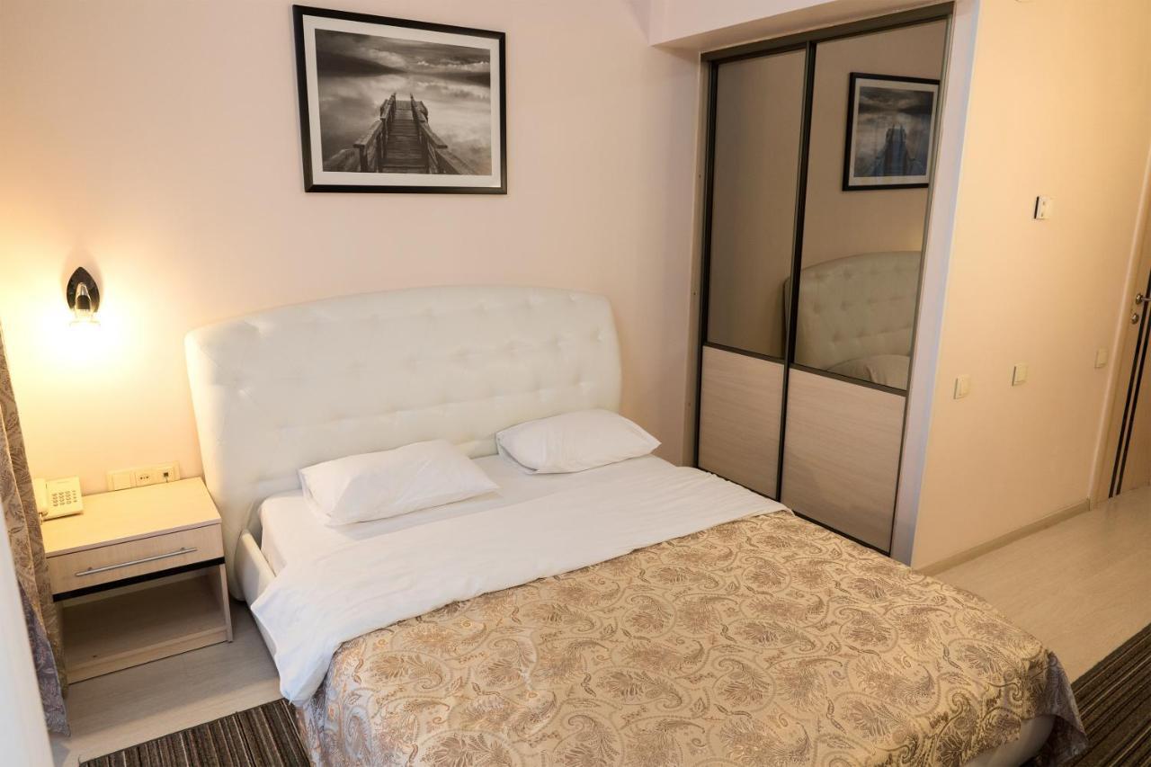 Staybridge Mini-Hotel In Most City Panoramic River View Dnyipropetrovszk Kültér fotó